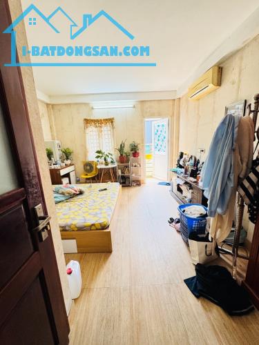 Bán Nhà Phố Phan Đình Phùng, Ba Đình, 30m2 x 5 tầng, lô góc 3 thoáng, sổ riêng, sát phố