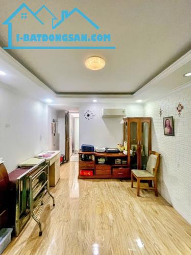 Nhà Tân Bình - Trường Chinh, 5 tầng nở hậu - ở ngay ngang gần 4m - dài 22m - hơn 16 tỷ