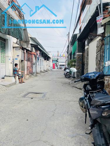 Bán dãy trọ 190m2, 20 phòng, dòng tiền 360tr/năm chỉ 7 tỷ nhỉh
