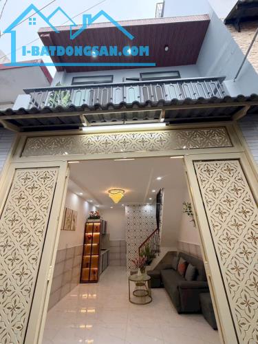 Nhà mới 3 tầng hẻm 337 Đường Ba Đình P8Q8. Giá 3.98 tỷ TL