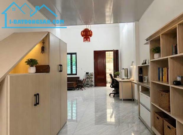 BÁN ĐẤT TẶNG NHÀ CẤP 4. Sang phố: Cổ Nhuế 50m2, mt4m, 7.7 tỷ, Bắc Từ Liêm