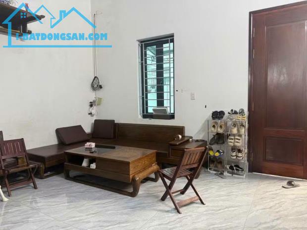 BÁN ĐẤT TẶNG NHÀ CẤP 4. Sang phố: Cổ Nhuế 50m2, mt4m, 7.7 tỷ, Bắc Từ Liêm