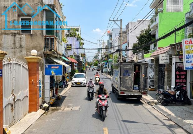 D2767* Mặt Tiền Nguyễn Văn Công Sát Sân Bay 17.x Tỷ