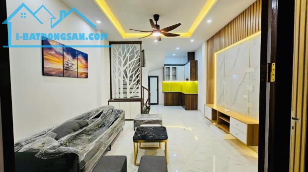 BÁN NHÀ GIÁP BÁT – HOÀNG MAI GẦN ĐƯỜNG GIẢI PHÓNG, NHÀ ĐẸP 5 TẦNG RẤT GẦN ĐƯỜNG Ô TÔ.