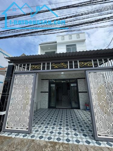 Nhà 1 Lầu 4PN, 100m2, sau bến xe Hưng Long, gần cầu Ông Thìn QL50