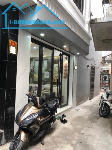 Bán nhà phố Trần Đại Nghĩa, nhà mới đẹp, 5 tầng, 3 phòng ngủ, giá nhỉnh 8 tỷ