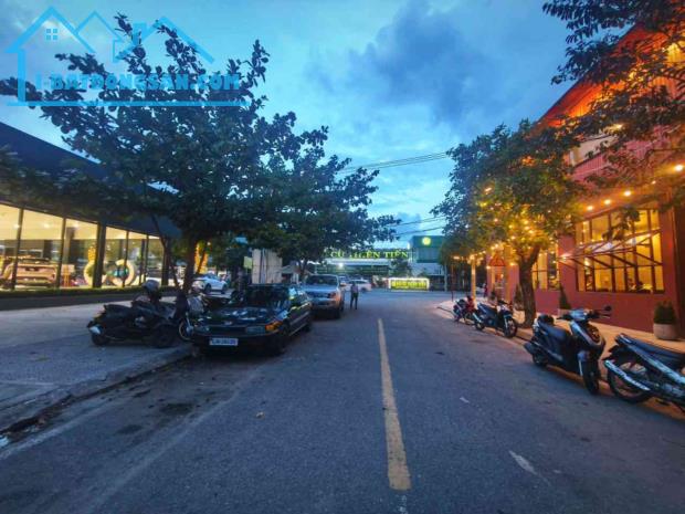 Bán Đất Phạm Hùng, 6.900m2, Giá 180 Tỷ, Góc 3 Mặt Tiền Hòa Xuân Đà Nẵng