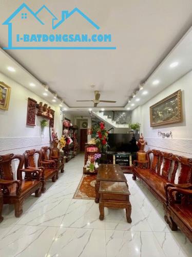 Nhà Tân Bình – Lạc Long Quân, 4 tầng - CHDV – VP Cty, ngang gần 5m – dài gần 24m - 11 tỷ