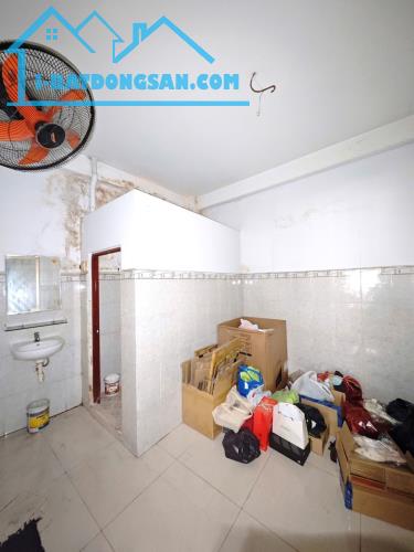 Bán gấp mặt tiền kinh doanh doanh Lạc Long Quân, 4 tầng BTCT gần chợ Tân Bình chỉ 8.x tỷ.