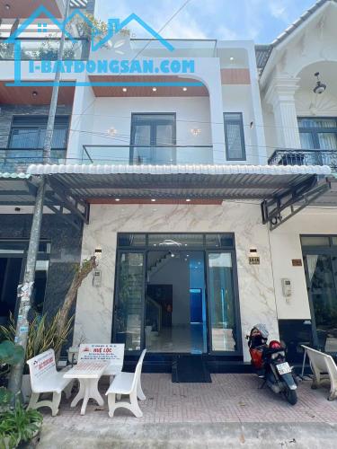 Thanh lý nhà 1 trệt 1 lầu (5x19m) gần chợ Tạm Bình Hưng Bình Chánh Giá 1Tỷ50Tr
