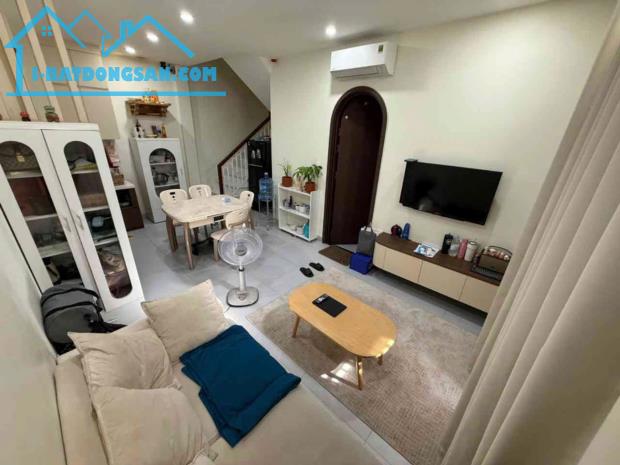 NHÀ ĐẸP 4 TẦNG – HOÀNG SA - Q3 - NGANG 5M NỞ HẬU – KHU DÂN TRÍ CAO – 3PN - 40M2 NHỈNH 6 TỶ