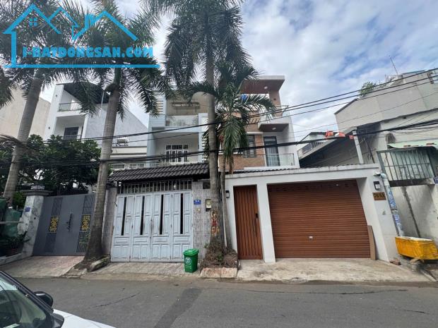 NGAY ĐỖ XUÂN HỢP - NHÀ 3 TẦNG - ĐƯỜNG 8M CÓ VỈA HÈ - 113m2