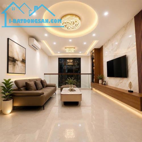 BÁN NHÀ PHÂN LÔ QUÂN ĐỘI - HOÀNG VĂN THÁI CÁCH PHỐ 20M