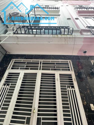 SỔ RIÊNG CHÍNH CHỦ – NHÀ MẶT ĐẤT THỔ CƯ NGÕ CHỢ KHÂM THIÊN, ĐỐNG ĐA – 5 TẦNG – CHỈ 2.9 T