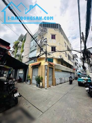 Bán gấp nhà Hẻm ô tô Quận 10 - Ngang lớn 7.7m, 103m2 không Quy Hoạch - 3 tầng còn ở tốt