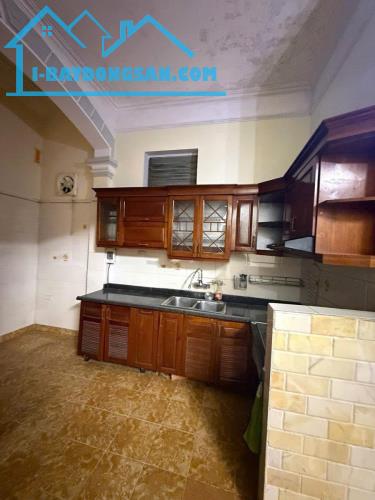 Sát 282 Lạc Long Quân, đi bộ ra Hồ Tây 72mx4t mặt tiền rộng 15.5 tỷ giá như Thanh Xuân
