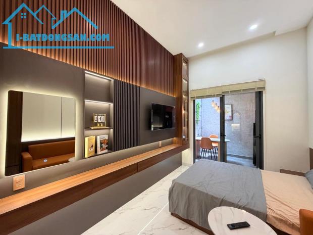 CHDV 11 PHÒNG 4 TẦNG THANG MÁY - HỢP ĐỒNG KHOÁN 100 TRIỆU/THÁNG