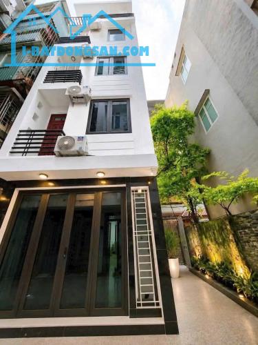 Bán gấp nhà phố Yên Hòa 30m2, 5T, MT4.1m lô góc chỉ 6.8 tỷ hiếm Cầu Giấy