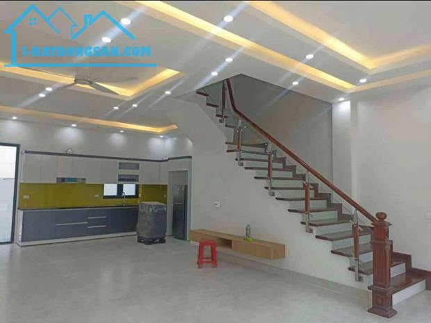 Bán Nhà Từ Sơn- Đối diện ngay trung tâm thương mai và chung cư