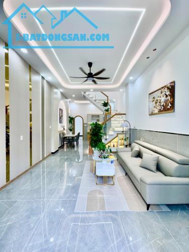Hẻm xe ô tô 5m, đường 18A, Bình Hưng Hòa A 56m 3PN khu sầm uất tặng full nội thất 5.X tỷ.