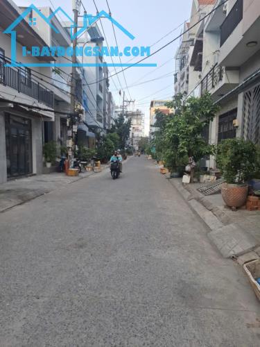 BÁN NHÀ HẺM XE TẢI ĐƯỜNG PHÚ ĐỊNH QUẬN 8 - 60M2 (4X15M) - 3 PHÒNG NGỦ - SỔ HỒNG RIÊNG -