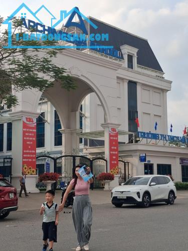 Nhỉnh 4 tỷ nhỏ ,CỔ DƯƠNG nhà 4 tầng ngõ nông ,ô tô đỗ gần_ view bìa làng + công viên_ bán