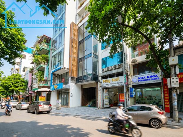 BÁN NHÀ PHỐ HOÀNG VĂN THÁI, PHÂN LÔ QUÂN ĐỘI, ÔTÔ VÀO NHÀ, 106m² – MT 6M – CHỈ 27 TỶ