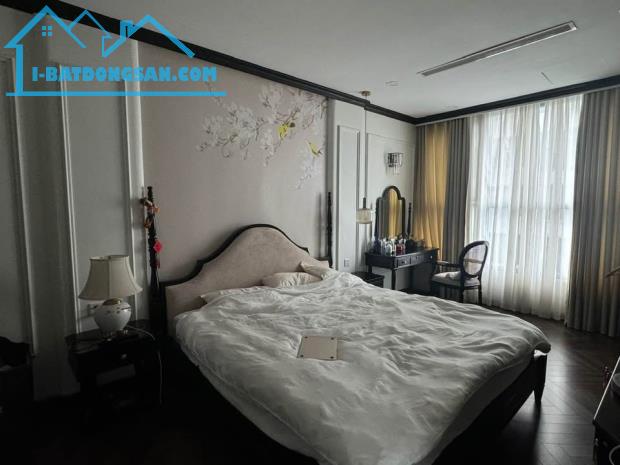 Chung cư Hoàng Quốc Việt 80m² 3PN – Giá 6 tỷ (083,848,9898)