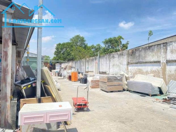 Bán xưởng mặt tiền đường nhựa Phú Hoà Đông tdt 1650m2( 300m2 thổ ,xưởng 1000m2) giá 14 tỷ