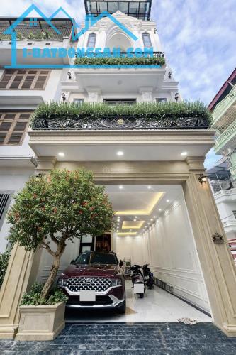 BÁN NHÀ PHỐ TÔ VĨNH DIỆN NHÀ 6 TẦNG DT:60M x 6T MT 5M THANG MÁY