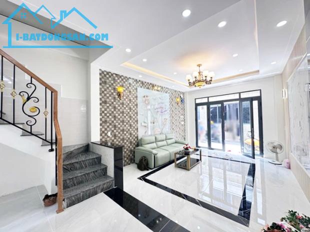 Nhà mới đẹp 4 tầng, Hẻm Xe Hơi, Trường Chinh, Tân Bình, 64m2, hơn 11 tỷ TL