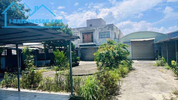Nhà Xường 1.310m2 Ngang 26 mét, sâu 50 mét, thổ cư 300m2, sổ đẹp, vuông vức giá còn 18