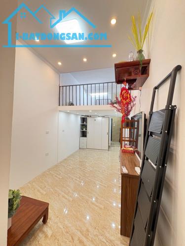 Bán căn hộ tầng 2 Phố Hàng Chuối - 40m2 - căn hộ khép kín - Sổ đỏ riêng - Giá 3,1 Tỷ