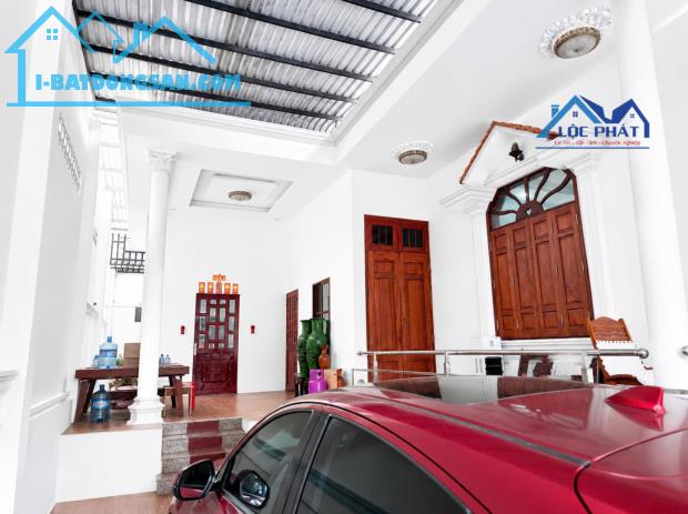 BÁN BIỆT THỰ MẶT TIỀN ĐƯỜNG NHỰA – PHƯỜNG PHÚ MỸ, TP. HCM