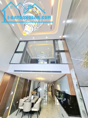 Bán nhà Phúc Lợi Việt Hưng 59m 6 tầng nhỉnh 8 tỷ