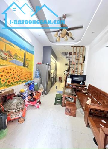 Nhà đẹp Đình Thôn 32m, 5 tầng ở ngay kinh doanh, ôtô 7.98 tỷ.