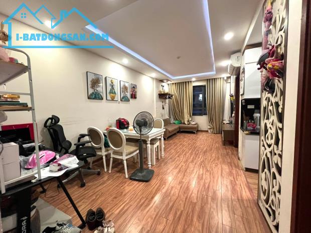 Chung Cư Thái Hà 43 Phạm Văn Đồng 69.8m2, Tầng Trung, Lô Góc, Ban Công Nam, 2PN, 5.5 Tỷ