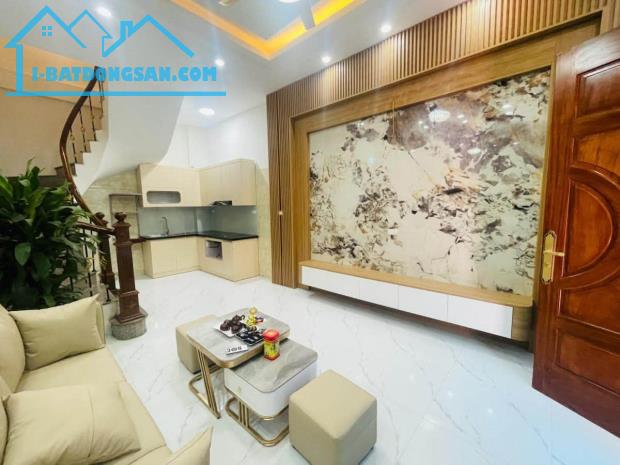 BÁN NHÀ PHỐ HOÀNG MAI GẦN MẶT PHỐ ĐƯỜNG Ô TÔ, 5 TẦNG NỘI THẤT ĐẸP, NHỈNH 8 TỶ.