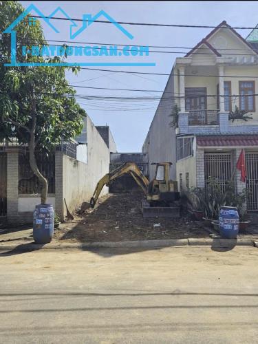 BÁN NHANH LÔ ĐẤT TÂN KIÊN, BÌNH CHÁNH, ĐỐI DIỆN BHX- (99,8m2) full thổ - 840tr