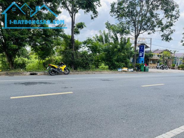 SANG LẠI NỀN ĐẤT (32X76=2400M2) THỔ CƯ SHR MT ĐƯỜNG NHỰA DÂN ĐÔNG CẠNH CHỢ GIÁ 300TR/MN