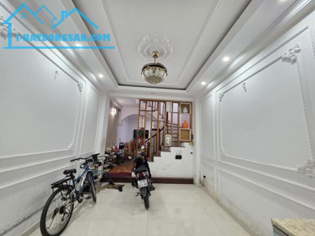 BÁN NHÀ *TRẦN THÁI TÔNG 45M2 5 TẦNG MT 3.7M - GẦN PHỐ - NGÕ RỘNG - TRUNG TÂM CẦU GIẤY