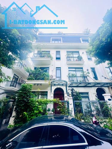 Bán Biệt Thự Vip Vinhome Green Bay 6 Tầng Có Hầm Thang Máy 145m2 Nội Thất Gần Hồ 8ha