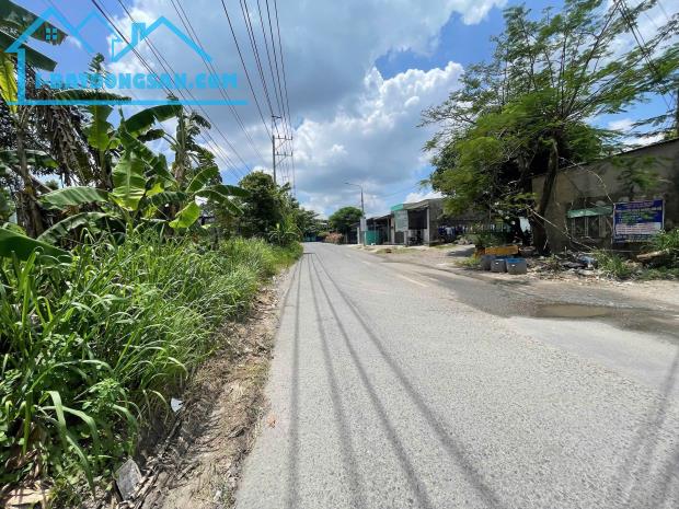 Bán đất 2 mặt tiền đường Đinh Quang Ân. Phước Tân- Đồng Nai. 1267m. Giá 9.9 tỷ tl.