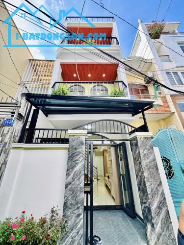 Thanh lý nhanh nhà 1 trệt 3 lầu gần chợ bà chiểu bình thạnh tphcm giá 2 tỷ 800