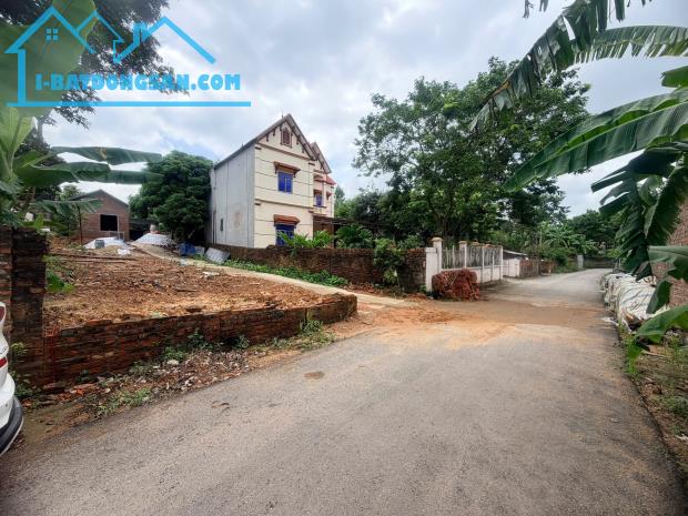 Bán lô góc 2 mặt tiền 125m2 Tam Quan, Tam Đảo lh_0987673102
