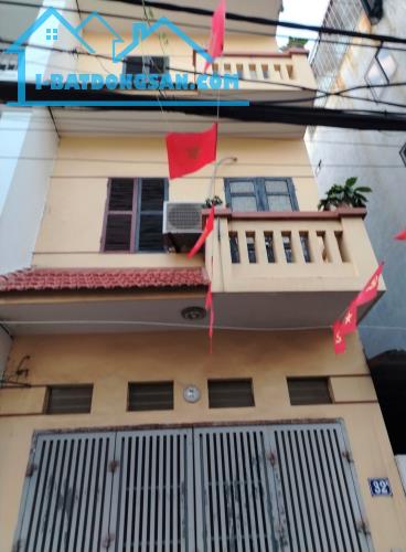 BÁN NHÀ HOA LÂM - LÔ GÓC 2 THOÁNG - Ô TÔ THÔNG - GẦN BIG C LONG BIÊN - NHÀ DÂN XÂY Ở NGAY
