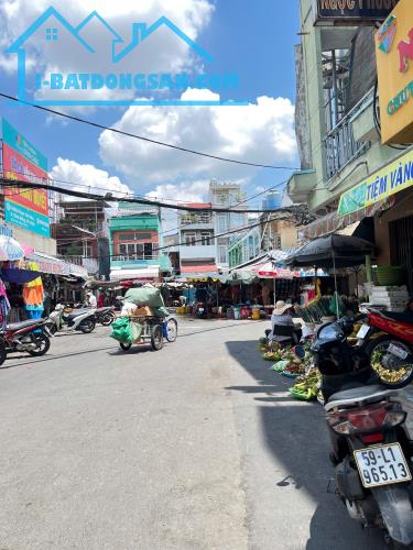 Nhà bán MT trung tâm chợ Hoàng Minh Đạo P5Q8. Giá: 10.5 tỷ