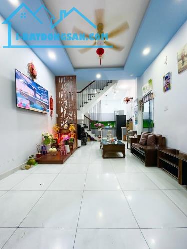 NHÀ ĐẸP 4 TẦNG TÂN KỲ TÂN QÚY - HẺM XE HƠI THÔNG - 40M2 (4x10) -4 PHÒNG NGỦ. CHỈ 5 TỶ XÍU