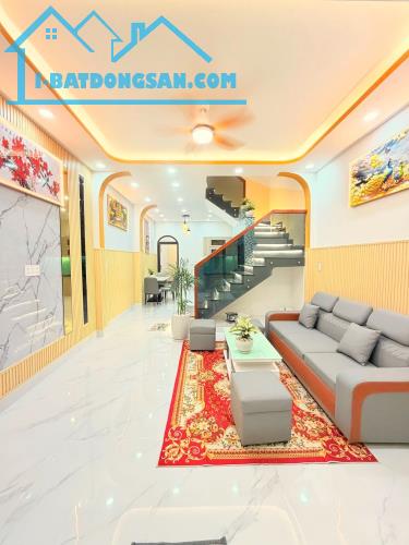 NGAY 26 THÁNG 3 GẦN AEON TÂN PHÚ - NHÀ ĐẸP 3 TẦNG 49M2 (4x12.2) - HẺM XE HƠI. CHỈ 6 TỶ XÍU