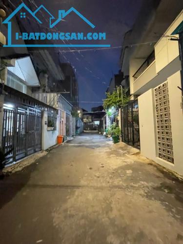 ĐÌNH PHONG PHÚ - ĐƯỜNG XE HƠI - 3 TẦNG - 80M2 - NGANG 5.6M